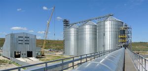 Фото елеватора Zernovyy terminal Iu-Port Ochakiv - компанія Smart-Kholdynh - Миколаївська область - AgroPost