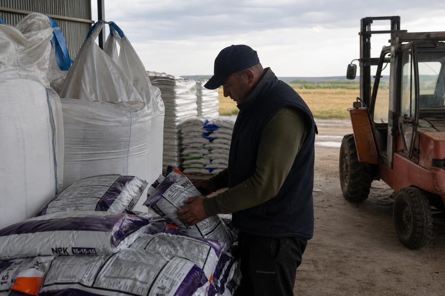 Добрива перед осінньою посівною: як покупцям і продавцям підготувати угоди на AgroPost