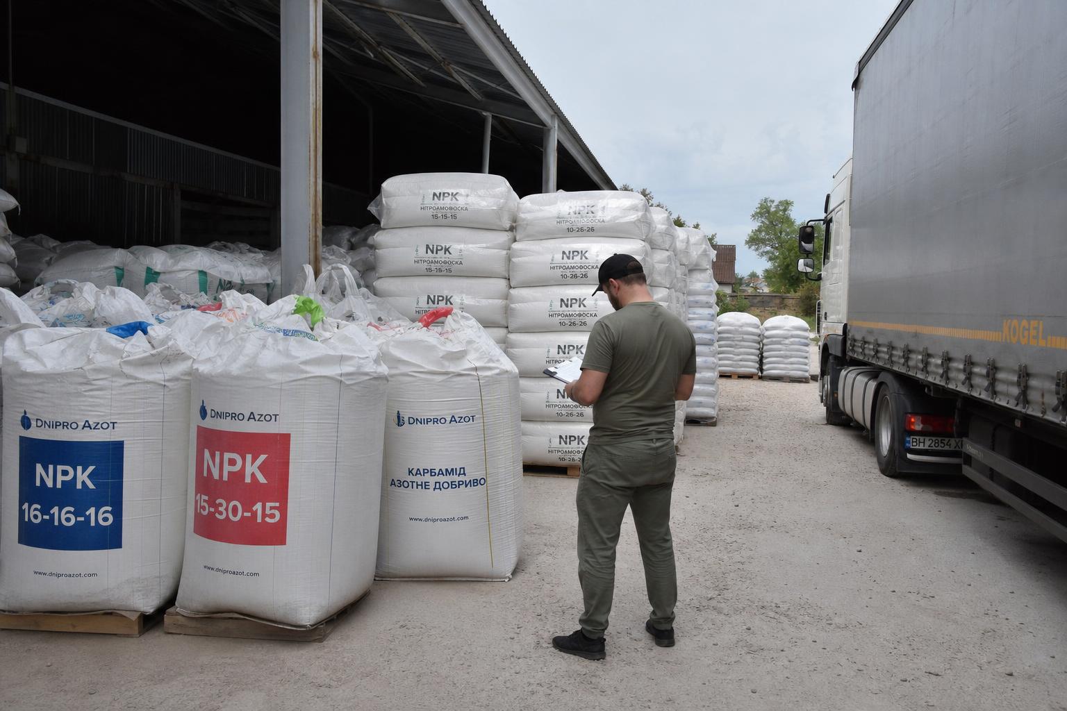 Ринок добрив України: як логістичні ризики змінюють закупівлі азоту та NPK перед посівною