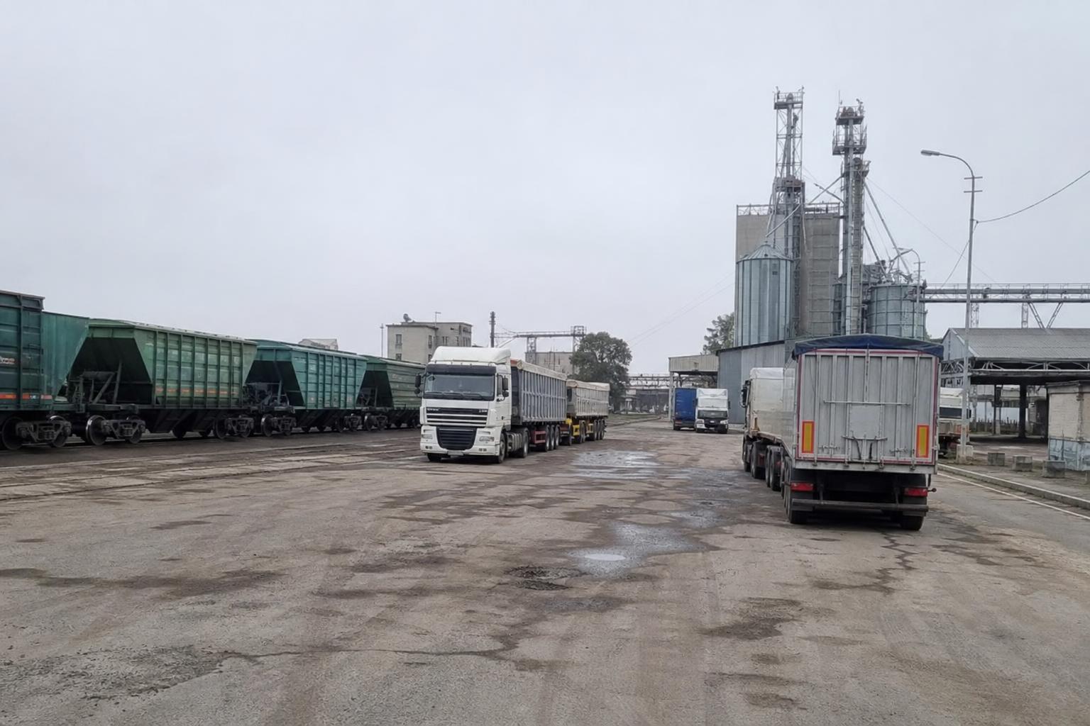 Автоекспорт агропродукції пожвавився, але ринок лишається залежним від портової логістики