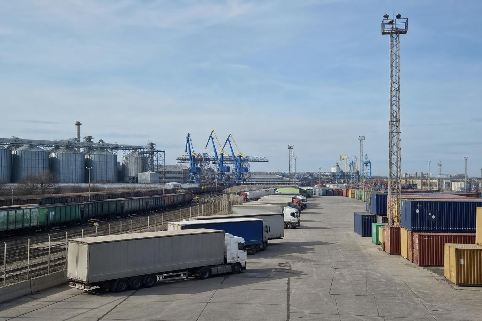 Аграрна логістика України: морські ризики та дорожчий контейнерний експорт до Гданська - AgroPost