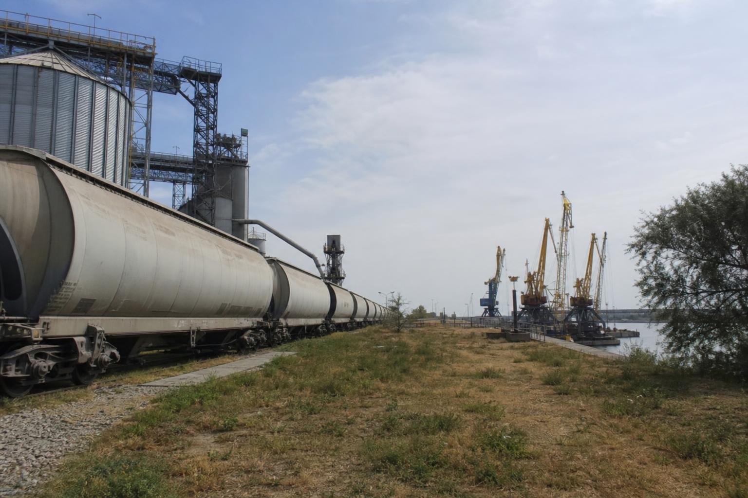 Аграрна логістика у вересні: залізниця наростила олійні вантажі, Дунай посилив експортний потік - AgroPost