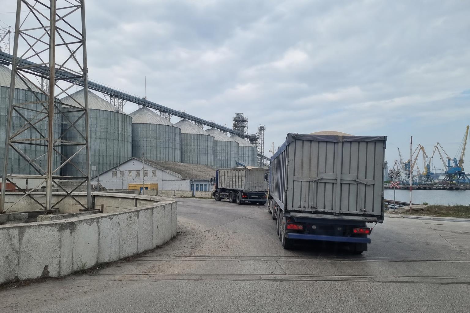 Аграрна логістика України: дефіцит потужностей, ризики моря та обмеження на західному напрямку - AgroPost
