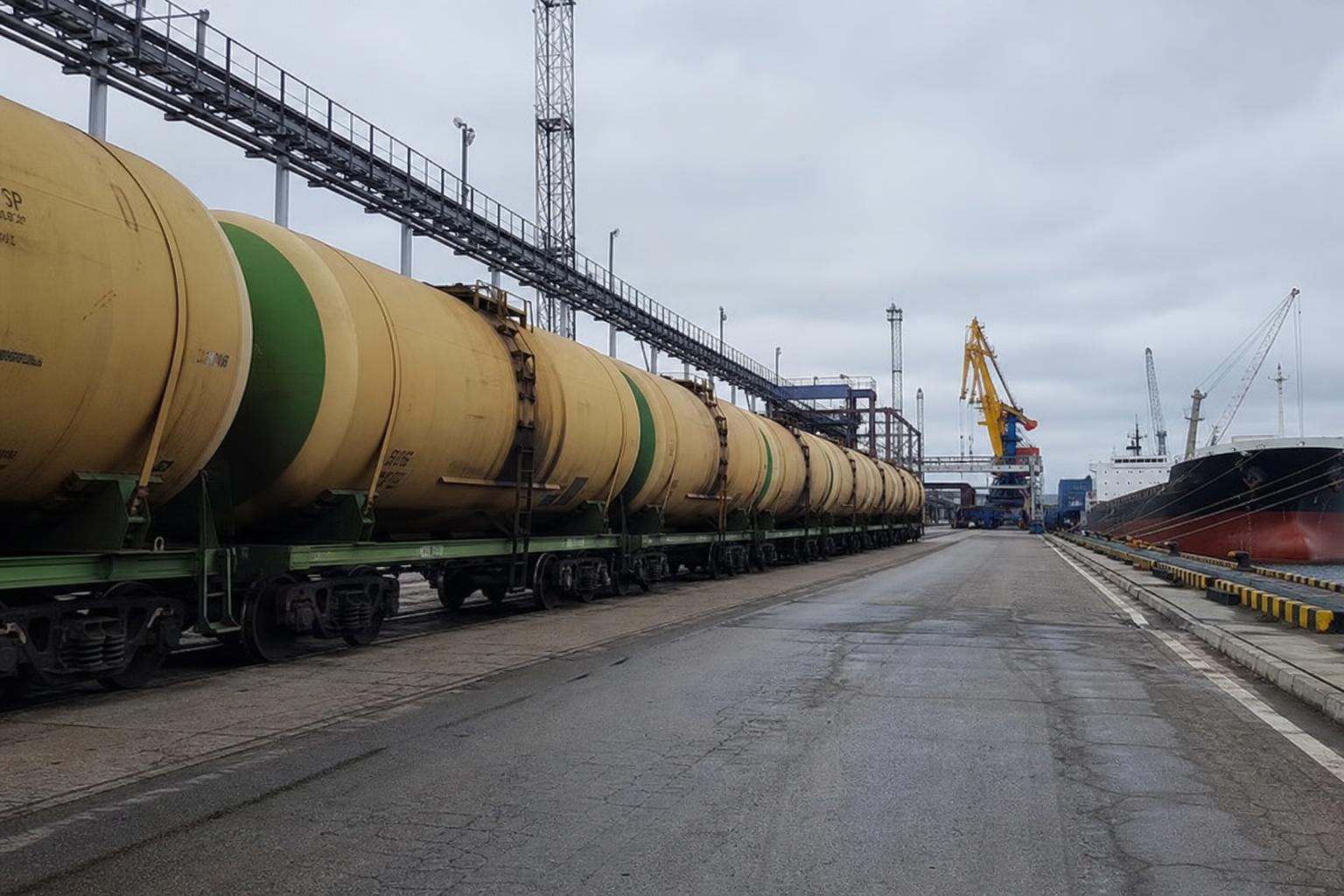 Олійні вантажі отримали пріоритет у залізничних і портових перевезеннях - AgroPost