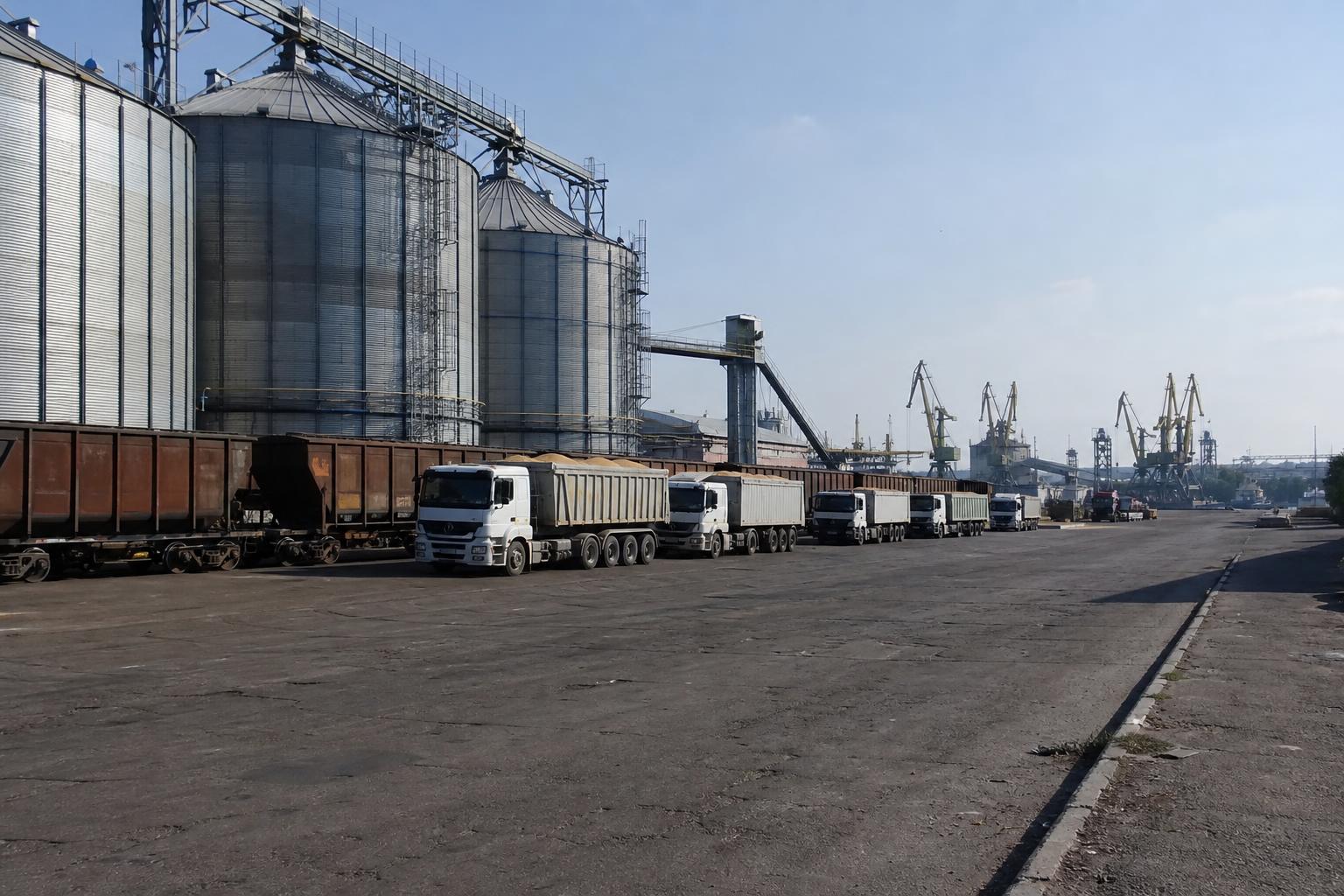 Аграрна логістика України: експорт, прифронтові ризики та нові вантажопотоки на заході - AgroPost
