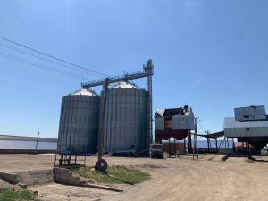 Фото элеватора Panchenko N. H. SFH: компания Selianske Fermerske Hospodarstvo Panchenko Niny Herasymivny: Запорожская область