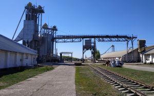 Фото елеватора Vilnohirskyy elevator Advers - компанія G. R. Agro - Дніпропетровська область - AgroPost