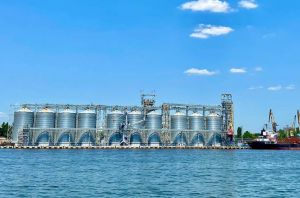 Фото елеватора Dunayska sudnoplavno-stividorna kompaniia (DSSK) - компанія Cofco Agri Resources Ukraine - Миколаївська область - AgroPost