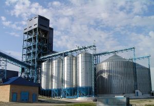 Фото елеватора Dubnenskyy elevator Zakhidnyy torhovo-promyslovyy dim (ULF) - компанія UkrLandFarming (ULF) - Рівненська область - AgroPost