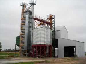 Фото елеватора Nizyn Ahro - компанія Ahroprosperis - Чернігівська область - AgroPost